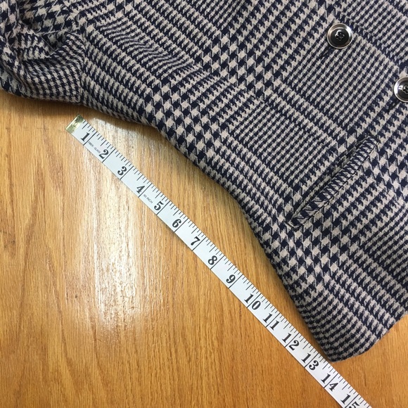 Armani Jeans Women’s wool blend Plaid Blazer Sz 40 IT or small US - Picture 9 of 10